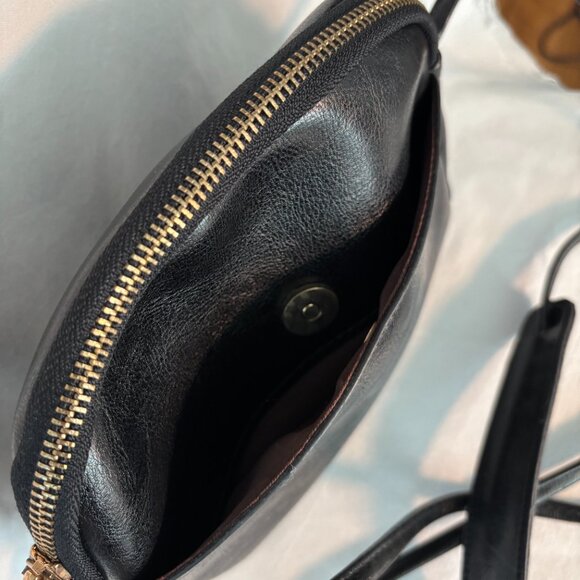 Black Vegan Leather Crossbody Camera Bag / Small Purse with Adjustable Strap - Picture 6 of 8
